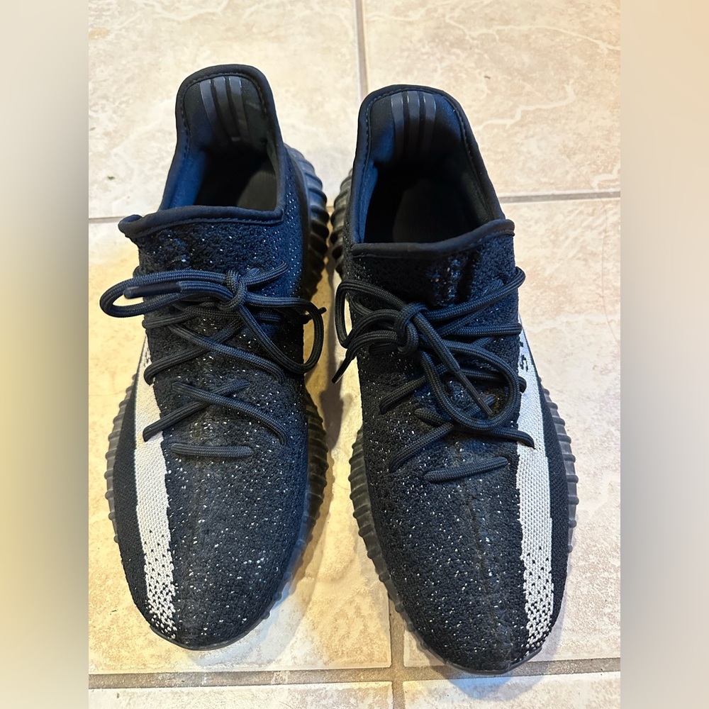 Yeezy 350 size uk 11 equivalent to US men's size 10